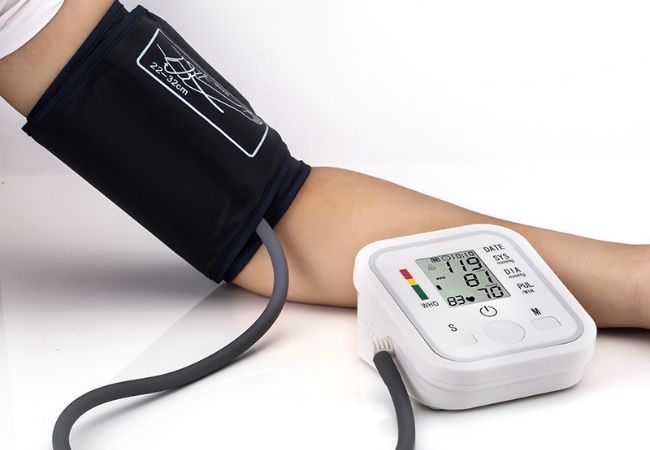 Upper-Arm-Blood-Pressure-Monitors-B869